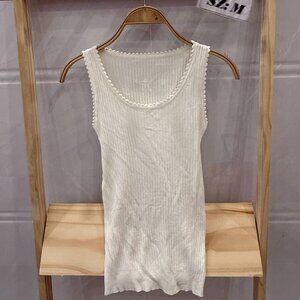 White Ribbed Scallop Edge Sleeveless Tank Top Soft Knit Tee